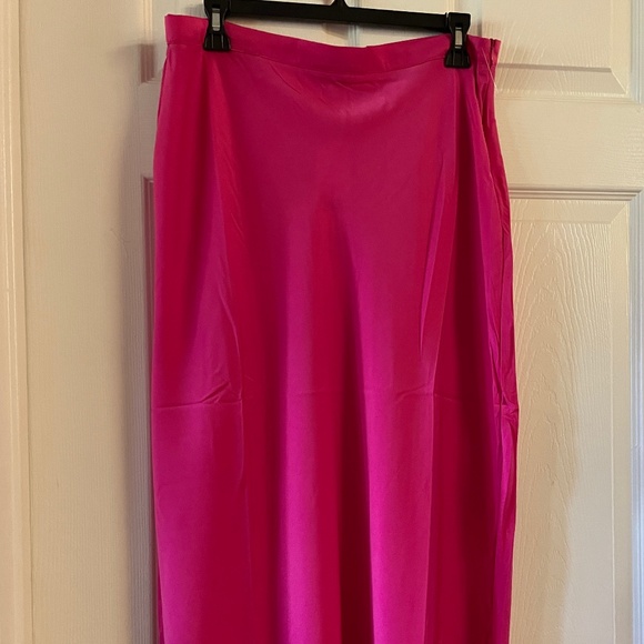 French Connection Women’s Bright Pink Long Pencil Skirt NWT Side Zipper Size 10 - Picture 2 of 14